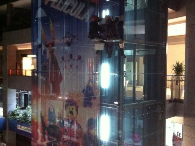 CARTEL PUBLICITARIO CENTRO COMERCIAL AQUA