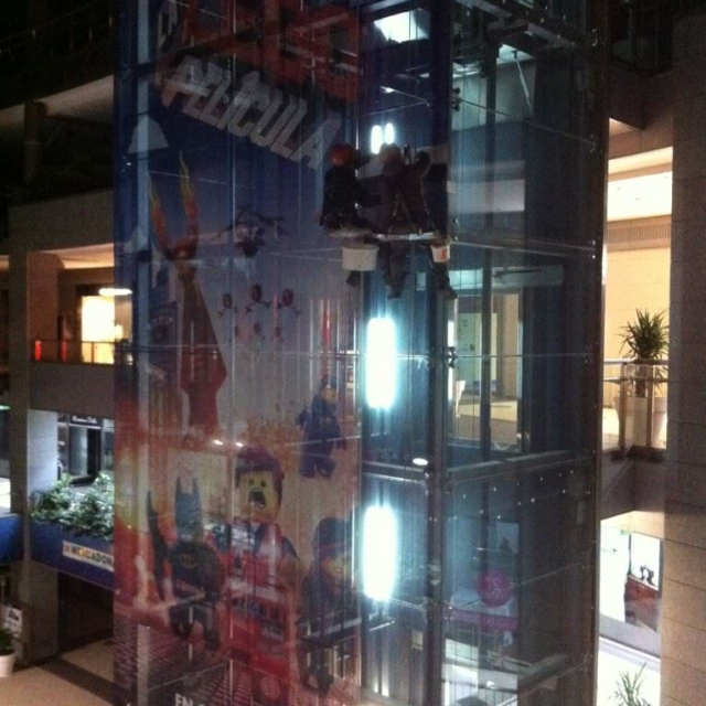 CARTEL PUBLICITARIO CENTRO COMERCIAL AQUA