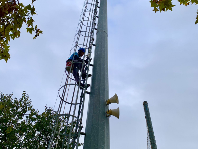 Líneas de vida verticales sobre torre