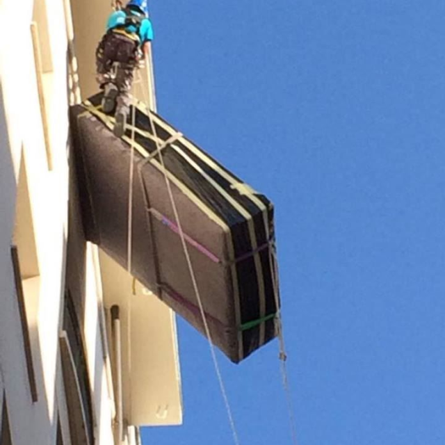 UN JACUZZI EN MI FACHADA